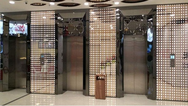 彩色不銹鋼蝕刻板在電梯里綻放！